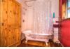 Central Oregon Rural Residential Lodge: Treetop bathroom clawfoot shower-tub