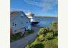 Starboard Side Guest House : Adjacent to the Ferry, the main way to enter Newfo