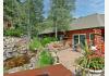Sonnenhof Lakewood Manor Bed and Breakfast: Serene water features 