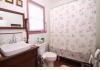 The Jewell of Vienna: Rose Room Full Bathroom