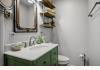303 BnB Inn Flagstaff Hotel /Bed and Breakfast: Green room bath