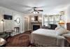 Grand Historic Berkshire Village Inn: Guest Room