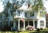 Historic Cape Cod Village Inn: Inn Front Entrance