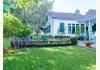 Oak Hill: Backyard