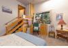 The Old Bear BnB: Garden Room 2.  Has Private Entrance 1/2 Bathroom