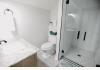 Southern Grace Bed and Breakfast & wedding venue: Family Suite bathroom