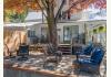 Whistle Stop Inn Bed & Breakfast: Side Patio