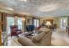The Speckled Hen Inn Bed and Breakfast: Living & Dining Room