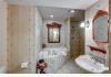The Speckled Hen Inn Bed and Breakfast: Token Creek Bath