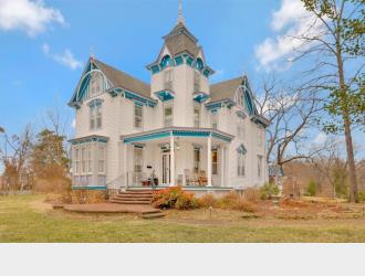Laurel Manor House Bed and Breakfast