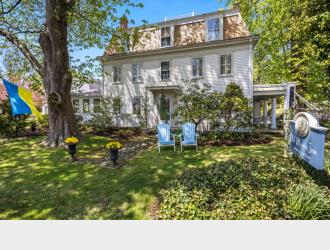 Old Manse Inn