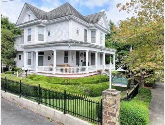 The Gables Inn Bed & Breakfast