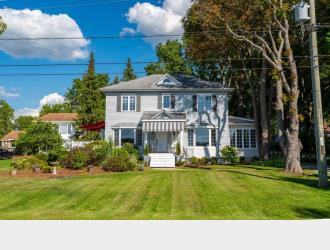 Frog Point Inn 1738 Courtright Line 