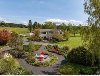 Trumpeter Inn Bed & Breakfast 