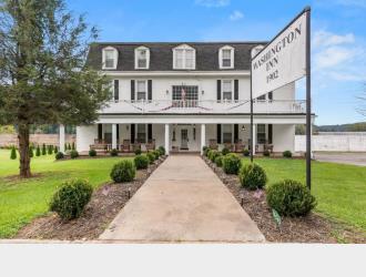 The Washington Inn | Turnkey 11-BR Historic Inn