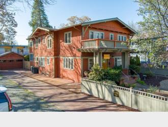Lady Geneva Bed & Breakfast