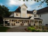 13-Suite Boutique Iowa Inn - Okoboji-Spirit Lake