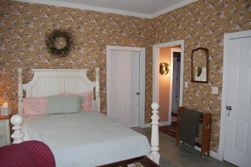 Alberta Bed and Breakfast Photos