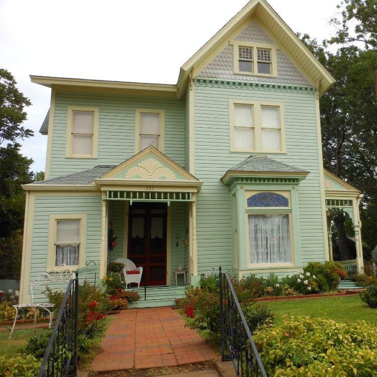 Old Magnolia House Photos